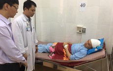 Bác sĩ bị người nhà bệnh nhân đánh chảy máu đầu: Đồng nghiệp chưa hết sốc