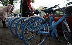 Phát hoảng chàng trai mất 60 USD cho 20 phút thuê xe đạp tại Trung Quốc