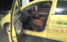 Tài xế taxi bị cướp đâm, cố lái xe về bệnh viện trước khi hôn mê sâu