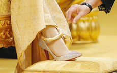 Thâm cung bí sử (111-2): Đôi giày đặc biệt và người đàn bà đặc biệt