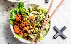 Đột nhiên bị mất kinh nguyệt, cô gái giật mình khi biết do kiểu ăn uống cứ ngỡ lành mạnh