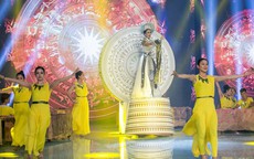 Cô gái Huế đoạt quán quân 'Duyên dáng Bolero'