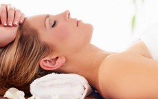 'Say kim' khi đi bấm huyệt, massage ở quán gội đầu do đâu?