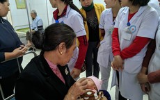 Bé gái bị bỏ rơi tại bệnh viện đã được giao cho làng trẻ mồ côi SOS Hà Tĩnh
