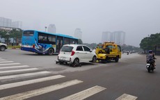 Chặt chém phí cẩu xe ở Hà Nội: Công an phường, quận nói gì về việc cẩu xe giá 'chát'?