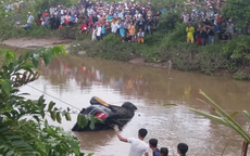 Xác định danh tính, nguyên nhân 3 người tử vong trong xe Mercedes dưới kênh ở Tiền Giang