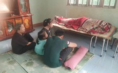 Quặn lòng cảnh 3 đứa con khóc ngất bên thi thể người mẹ sau tai nạn giao thông ở Đồng Nai