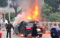 Từ vụ xe Mercedes gây tai nạn kinh hoàng tại Hà Nội: Cần ban hành luật cấm đi giày cao gót khi điều khiển ô tô?