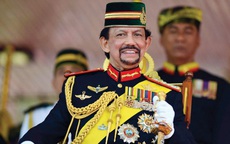 Cuộc sống giàu có, xa hoa của Quốc vương Brunei có cháu trai vừa tự ý vào sân trong trận đấu với U22 Việt Nam