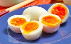 Từ vụ người đàn ông tử vong vì ăn quá nhiều trứng, hãy dừng ngay cách ăn trứng kiểu này