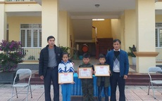 Hà Tĩnh: Khen thưởng 3 học sinh tiểu học nhặt được của rơi tìm người trả lại