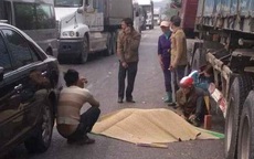 Quảng Ninh: Va chạm giao thông ngã ra đường, người phụ nữ bị xe container chèn tử vong
