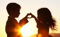 Cha mẹ sốc nặng khi con ngoan, học giỏi nhưng “yêu” sớm