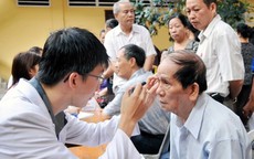 Chăm sóc mắt cho người cao tuổi – điều đặc biệt cần phải quan tâm