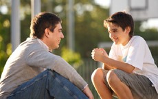 5 điều cha mẹ cần nói chuyện với con ở tuổi vị thành niên
