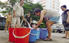 Nhiều nơi tại Hà Nội có nguy cơ mất nước sạch do mực nước sông Đà xuống thấp