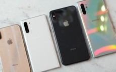 Galaxy Note10, Note10+ so dáng với bộ đôi iPhone XS