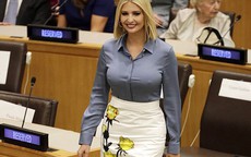 Ái nữ Tổng thống Trump, Ivanka Trump lộ đầu ngực