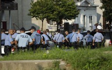 Kinh hoàng: Vừa xả súng vừa live-stream khiến 6 cảnh sát trúng đạn ở Mỹ