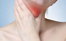 10 nguyên nhân khiến cổ họng có cảm giác bị vướng