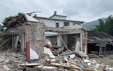 Động đất ở Trung Quốc, 30 người thương vong, hàng trăm ngôi nhà bị sập, hư hại