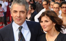 Siêu giàu và nổi tiếng, nhan sắc 2 người vợ của Mr Bean ra sao?