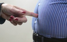 BS nam khoa khuyên: 3 việc quý ông cần làm ngay để tránh "bụng bia" tấn công sức khỏe