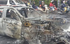 Ô tô và 3 xe máy cháy rực trên đường Lê Văn Lương, 1 người chết
