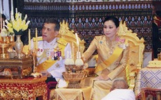 Tiết lộ khoảnh khắc bất thường của Hoàng quý phi Thái Lan trước khi bị phế truất, chứng tỏ việc "tranh sủng" với Hoàng hậu là có thật