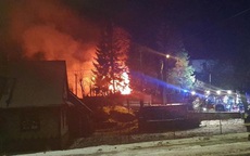 Sập nhà nghỉ dưỡng do nổ khí gas, 8 người thiệt mạng