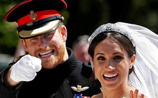 Đồ cưới Harry - Meghan biến khỏi bộ sưu tập hoàng gia