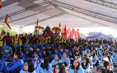 Giữa dịch corona virus, học sinh Hải Phòng đeo khẩu trang dự lễ khai bút đầu Xuân