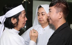 Vợ cố nghệ sĩ Chánh Tín: 'Anh nói tim thắt lại, đau quá'
