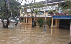 Học sinh các trường còn ngập lụt tiếp tục nghỉ học đến khi nước rút
