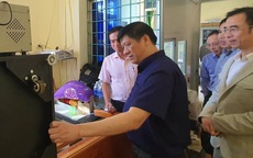 Quyền Bộ trưởng Bộ Y tế thăm cơ sở y tế bị thiệt hại nặng nề nhất sau mưa lũ lịch sử tại Lệ Thủy, Quảng Bình