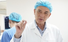 Bác sĩ Việt Nam cắt u đường tiêu hóa không cần phẫu thuật