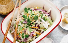 Ngày nào tôi cũng mang món salad này đi làm để ăn trưa, sau 1 tuần vòng eo giảm hẳn 3cm!