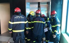 Hà Nội: Giải cứu 38 người mắc kẹt trong thang máy
