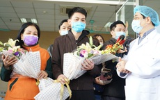 TIN VUI: Bác sĩ Việt tiếp tục lập công, thêm 2 bệnh nhân COVID-19 khỏi bệnh