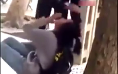Nữ sinh đánh nhau, giáo viên thương học trò không báo cáo Ban giám hiệu