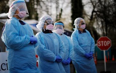 Gần 5.000 nhân viên y tế Italy nhiễm COVID-19 khi cứu chữa bệnh nhân