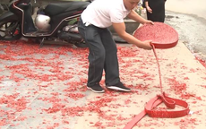 Thêm một đối tượng đầu thú vụ đốt pháo đỏ đường trong đám cưới ở Hà Nội