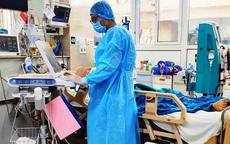 Bệnh nhân COVID-19 nhiều tuổi nhất ở Việt Nam liệt cứng nửa người