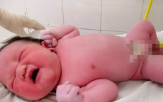 Mẹ trẻ bất ngờ vì sinh con trai nặng gần... 5,4kg