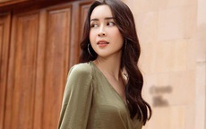 Style mát rượi ngày hè của bà xã nhạc sĩ Hồ Hoài Anh, chị em nên học ngay cách chọn chất liệu tinh tế và sành điệu này
