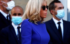 Vợ Tổng thống Pháp gây tranh cãi khi đi dự sự kiện cùng chồng nhưng không đeo khẩu trang