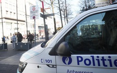 Bỉ dậy sóng vì clip nghi là cảnh sát ghì chết người da đen