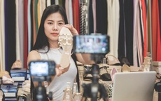 Với số vốn 20 triệu đồng, mẹ đơn thân quyết định nghỉ việc văn phòng, khởi nghiệp thành công với thu nhập gấp ba lần lương nhờ bán đồ second hand