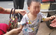 Bé gái hơn 1 tuổi bị bỏ rơi giữa đường với hơn 70 nghìn đồng cùng một dòng tin nhắn đau lòng từ gia đình