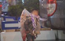 Trẻ em ở Sa Pa bị đẩy ra đường bán hàng cho du khách dưới thời tiết 0 độ C